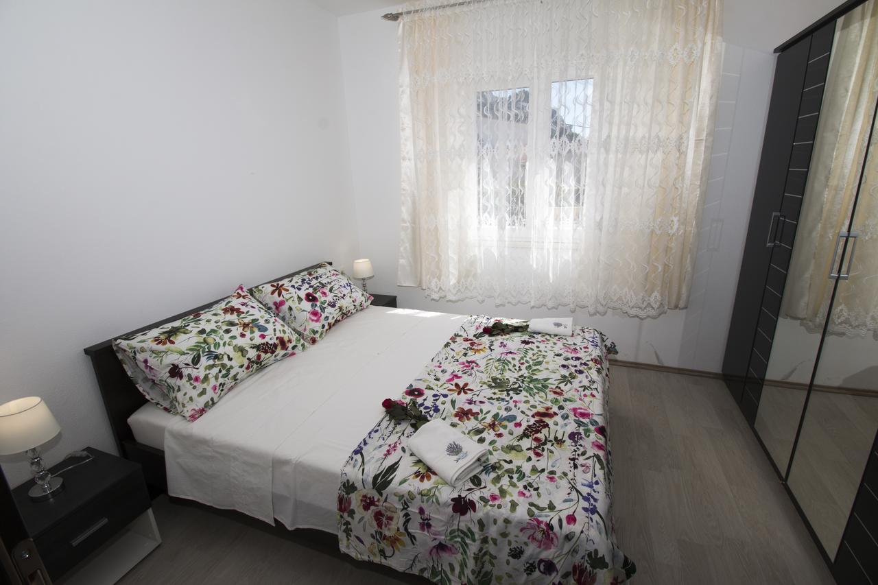 오미스 Apartman Horizont 아파트 외부 사진